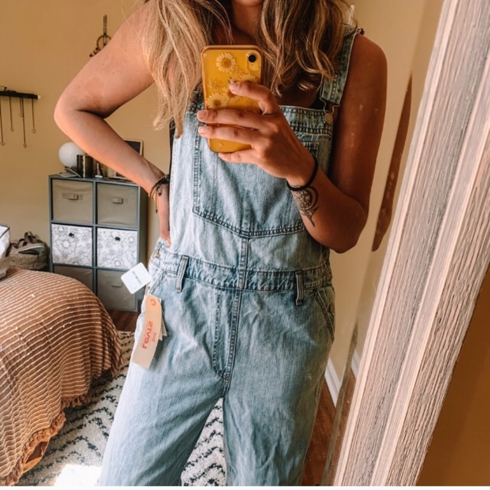 NWT Levi’s Free People 90’s Overalls, Large